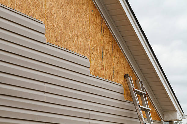 Professional Fiber Cement Siding technician working in Clarksville, OH